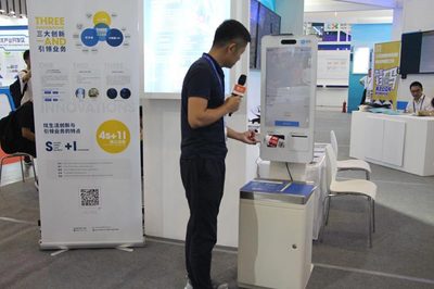 炫生活副總裁陳乾與趙德濱博士亮相南京軟博會，引領會展服務新浪潮